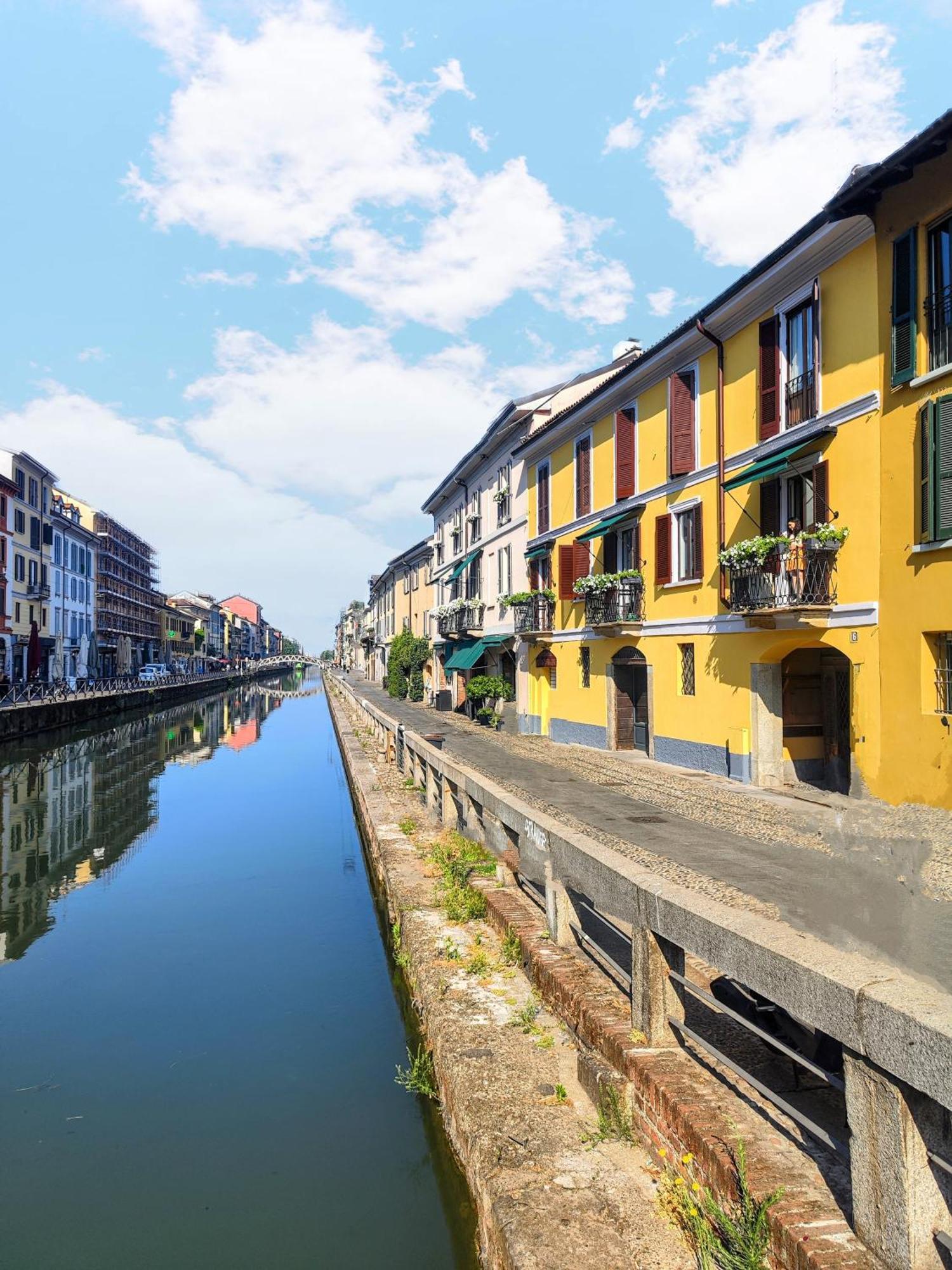 - Alzaia Naviglio Grande Apartment *
